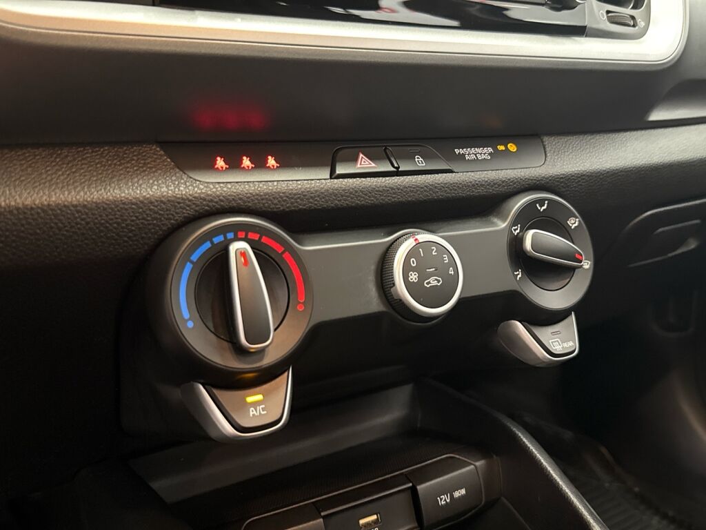 Kia Stonic 2021 Sininen