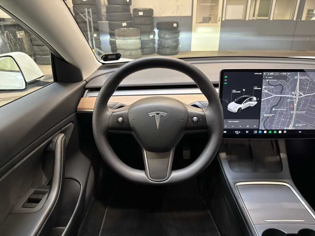 Tesla Model 3 2021 Valkoinen
