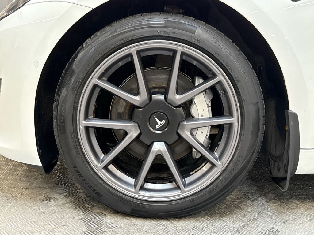 Tesla Model 3 2021 Valkoinen
