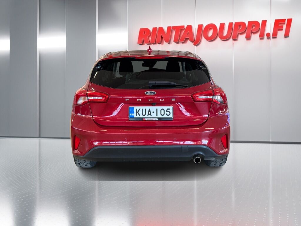 Ford Focus 2021 Punainen