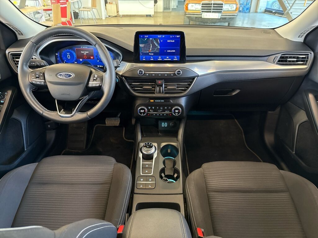 Ford Focus 2021 Punainen