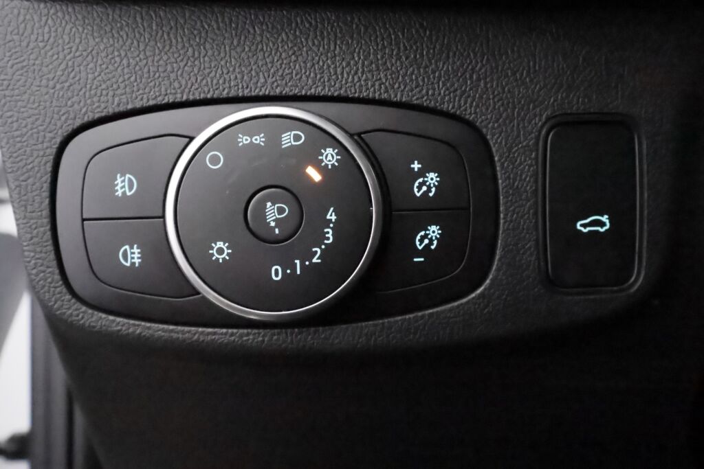 Ford Focus 2021 Valkoinen