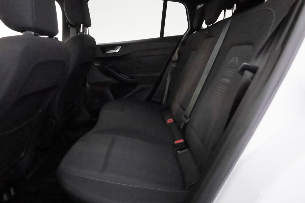 Ford Focus 2021 Valkoinen