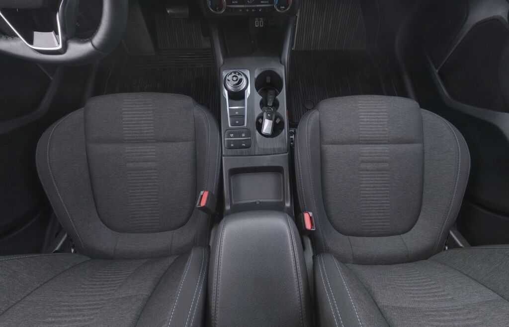 Ford Focus 2021 Valkoinen