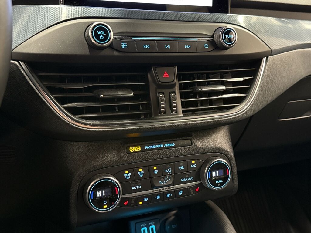 Ford Focus 2021 Valkoinen