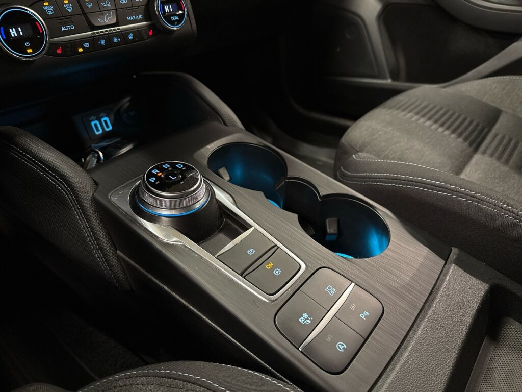 Ford Focus 2021 Valkoinen