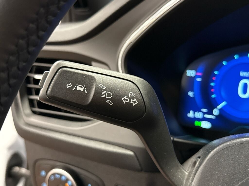 Ford Focus 2021 Valkoinen