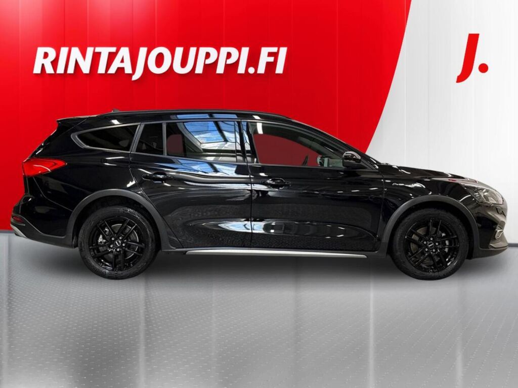 Ford Focus 2021 Musta