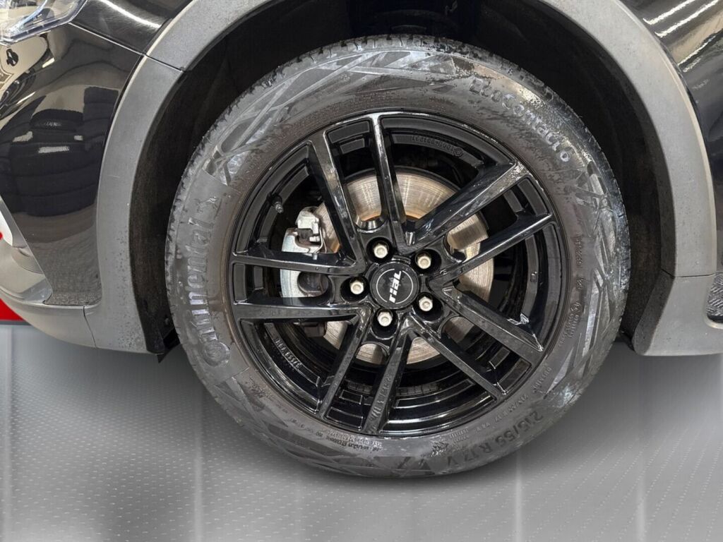 Ford Focus 2021 Musta