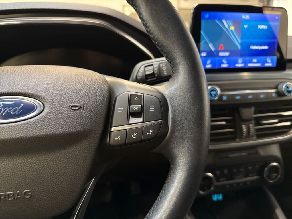 Ford Focus 2021 Musta