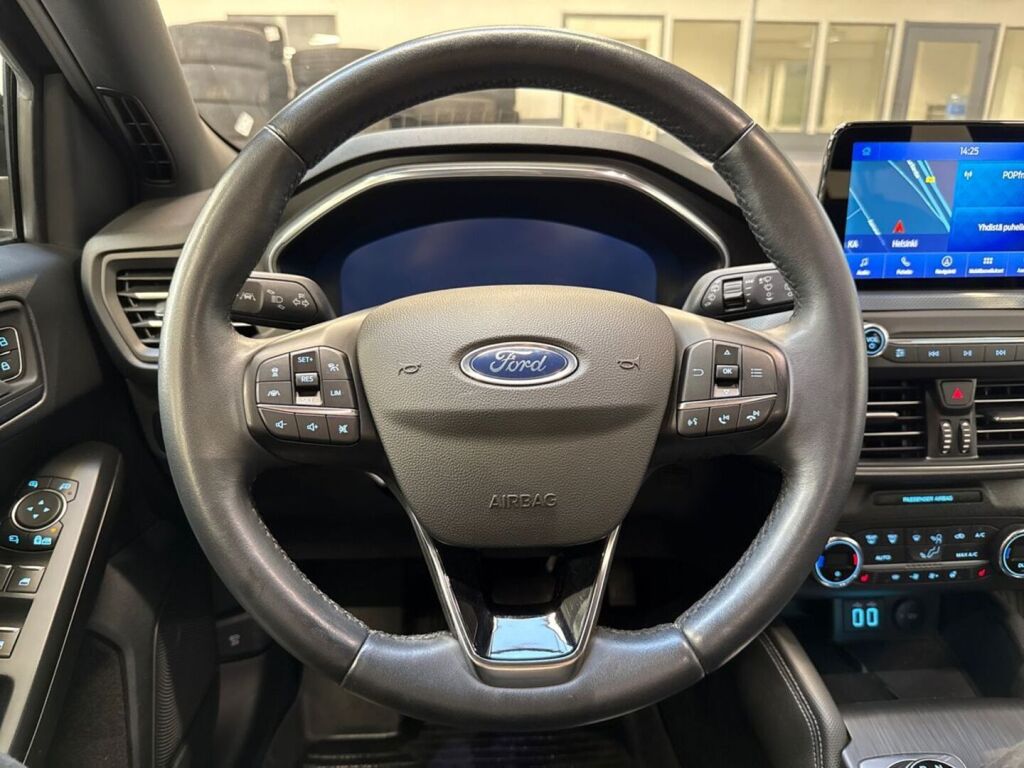 Ford Focus 2021 Musta