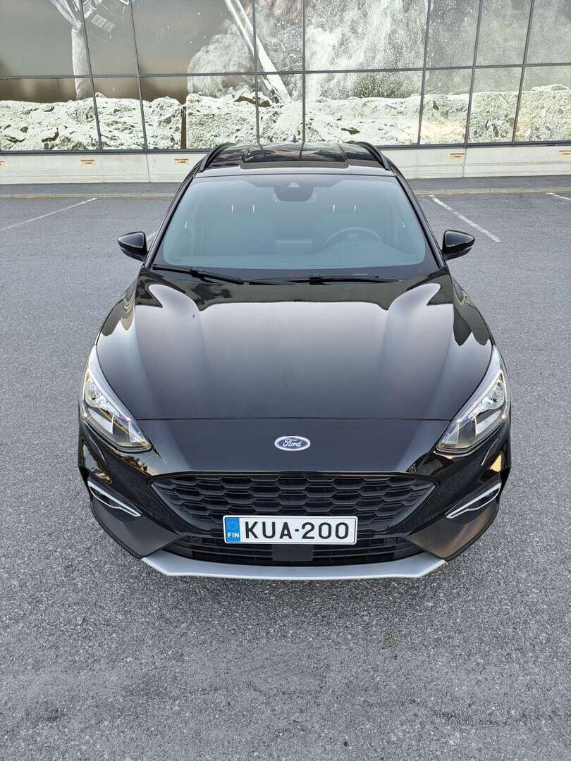 Ford Focus 2021 Musta