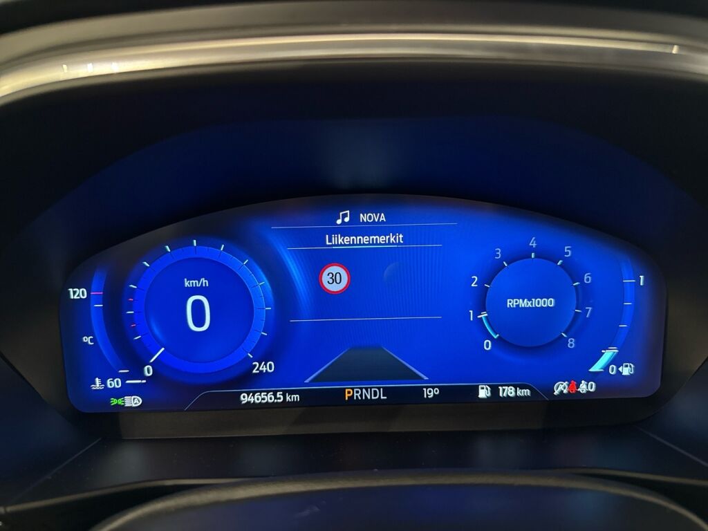 Ford Focus 2021 Valkoinen