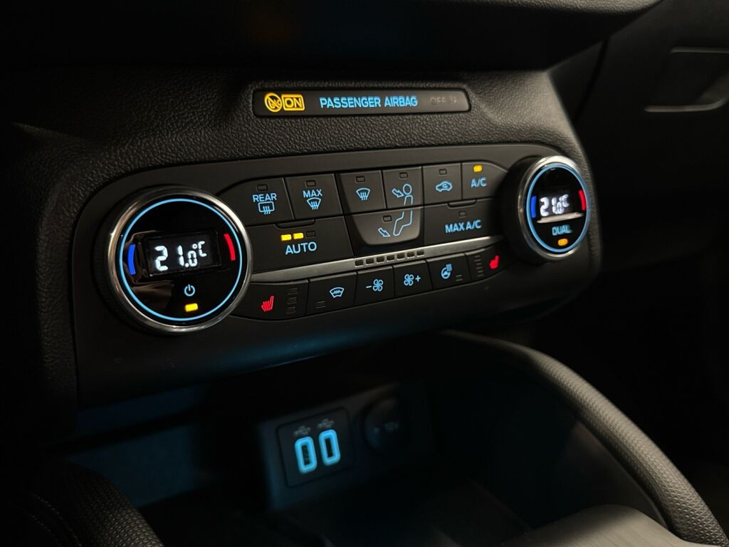 Ford Focus 2021 Valkoinen
