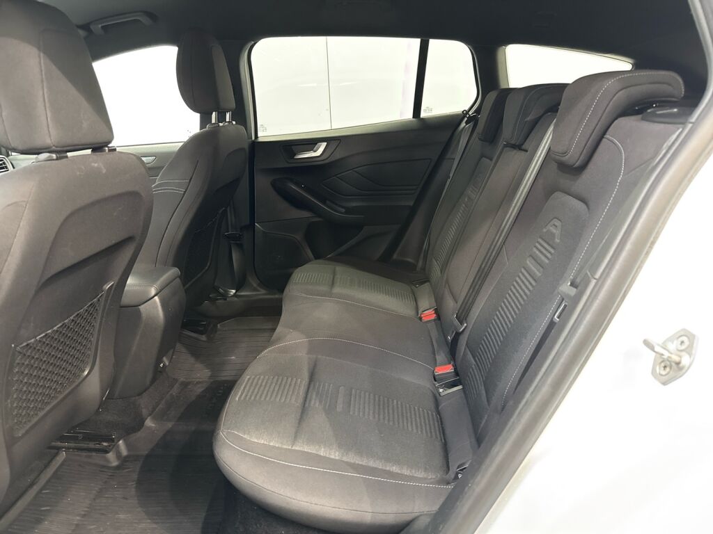 Ford Focus 2021 Valkoinen