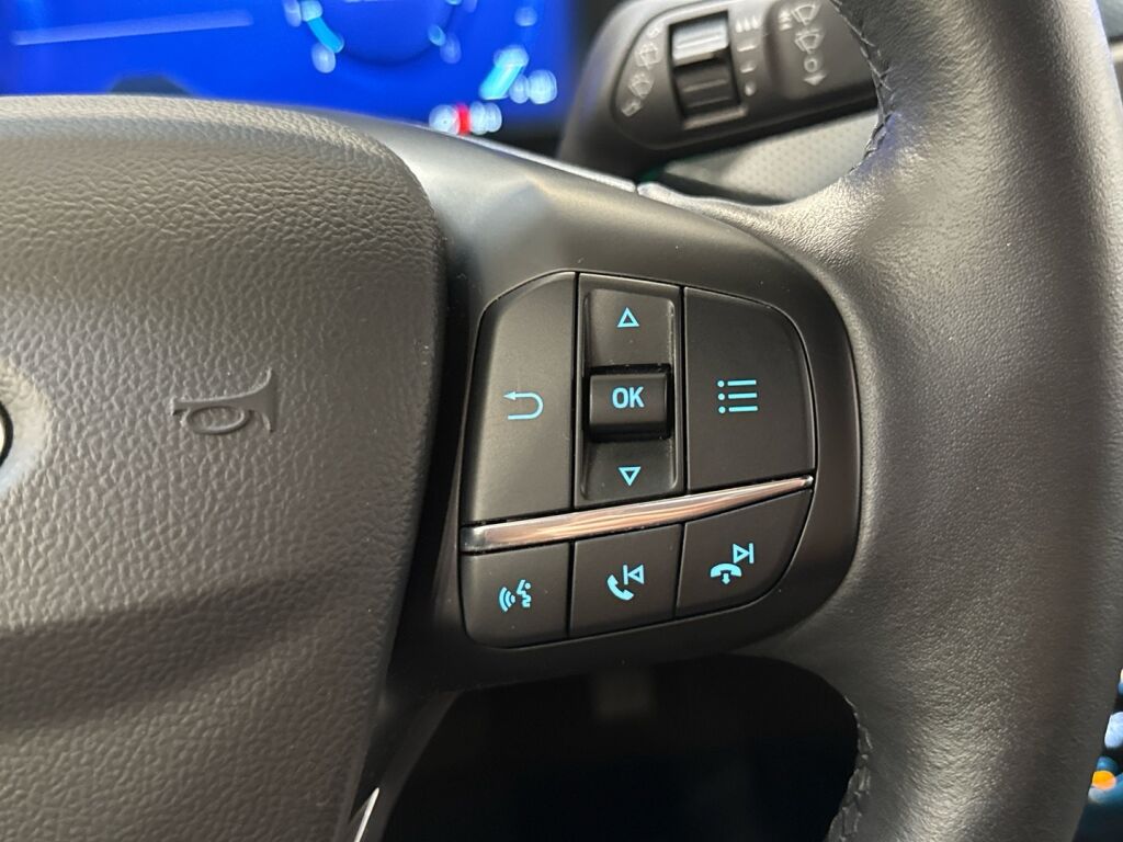 Ford Focus 2021 Valkoinen