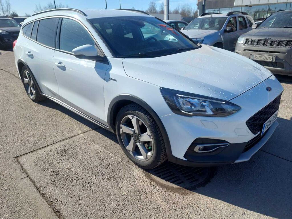 Ford Focus 2021 Valkoinen