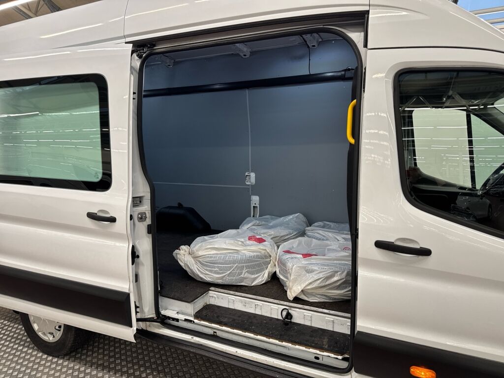 Ford Transit 2021 Valkoinen