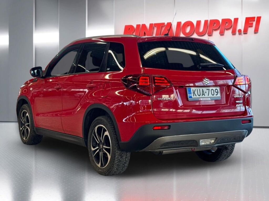 Suzuki Vitara 2021 Punainen