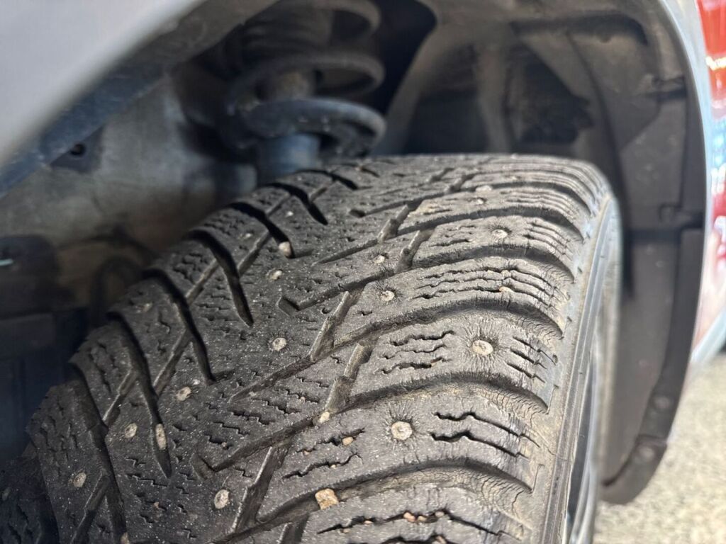 Suzuki Vitara 2021 Punainen