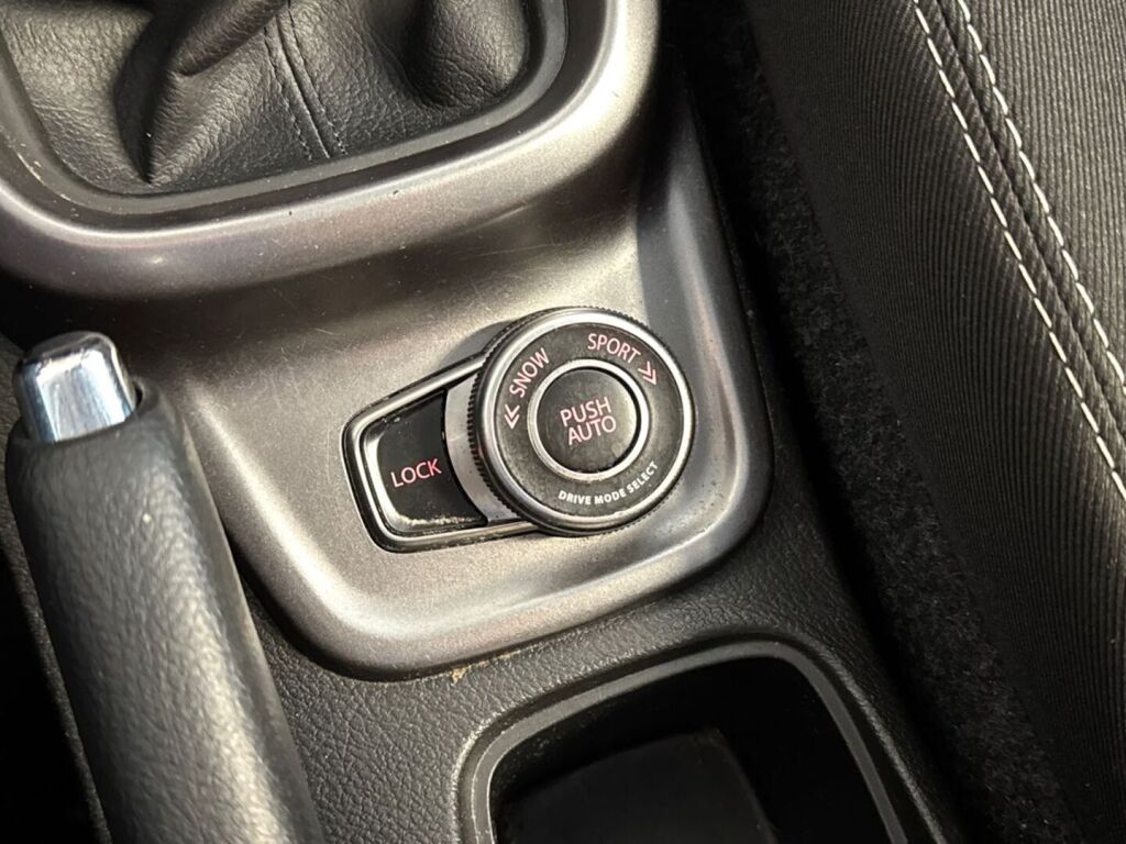 Suzuki Vitara 2021 Punainen