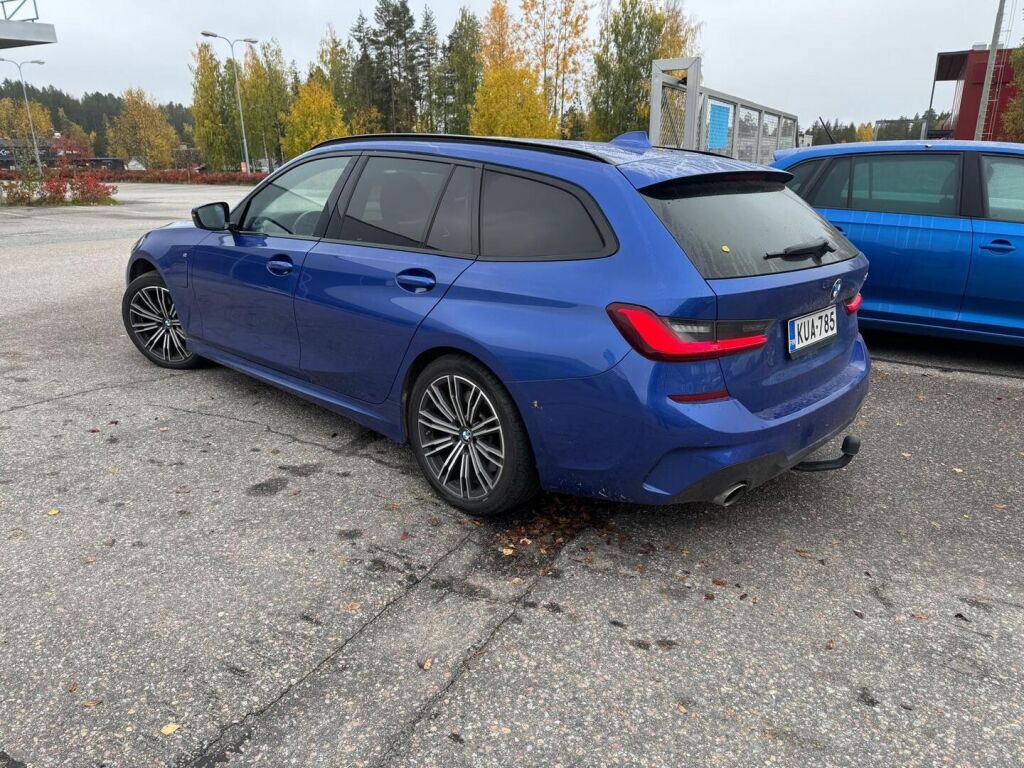 BMW 330 2020 Sininen