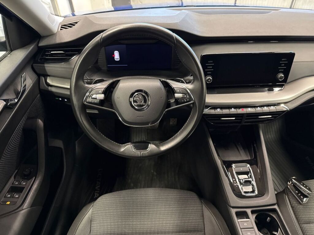 Skoda Octavia 2021 Sininen