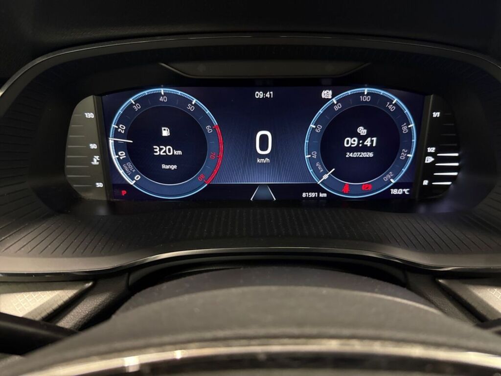 Skoda Octavia 2021 Sininen