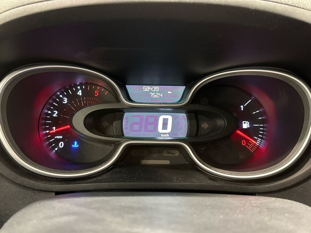 Renault Trafic 2021 Valkoinen