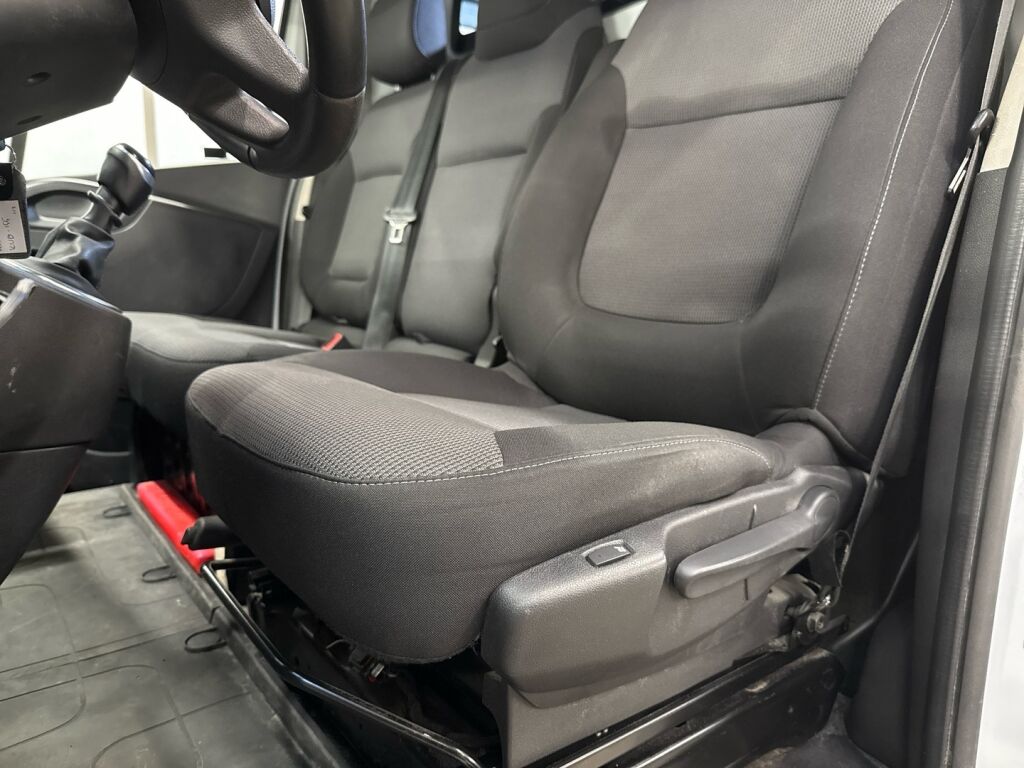 Renault Trafic 2021 Valkoinen