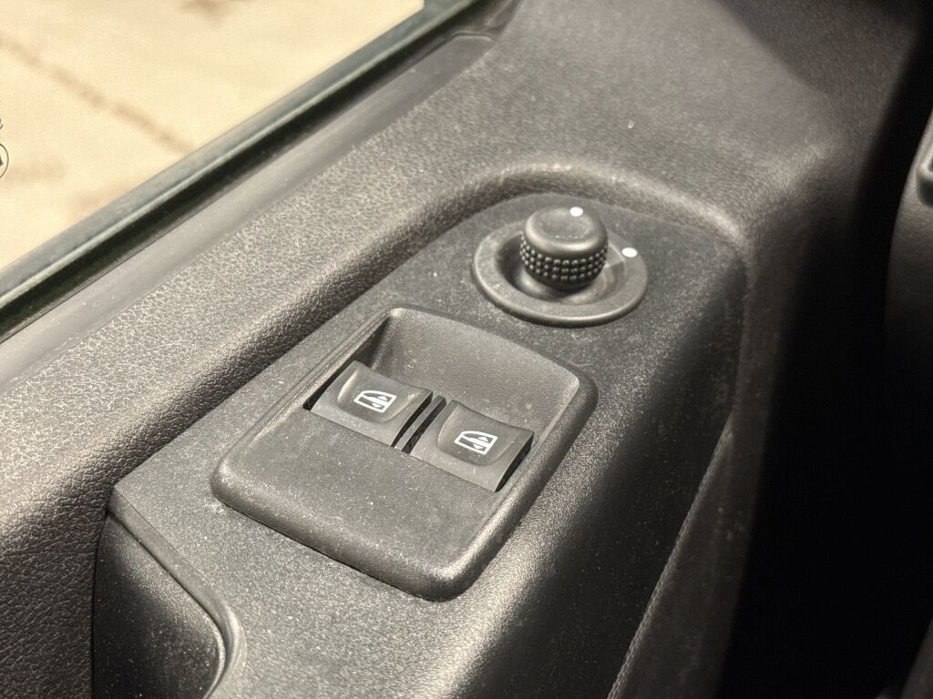 Renault Trafic 2021 Valkoinen