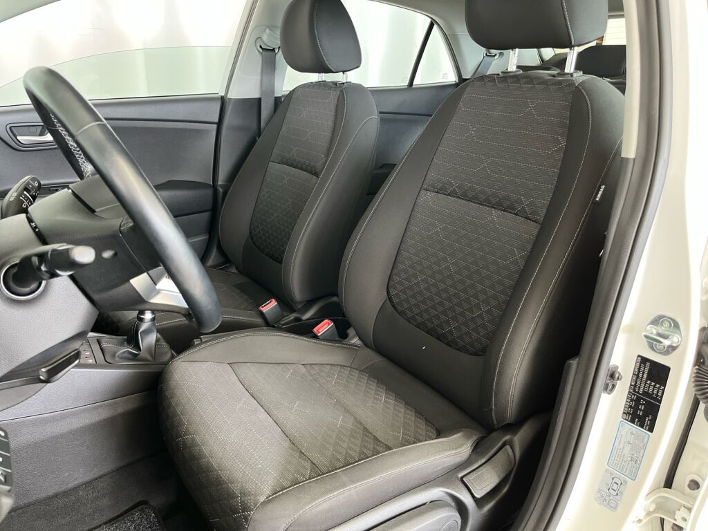Kia Rio 2021 Valkoinen