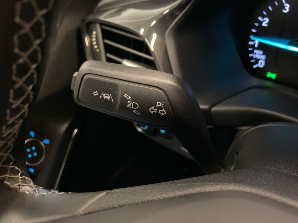 Ford Puma 2021 Musta