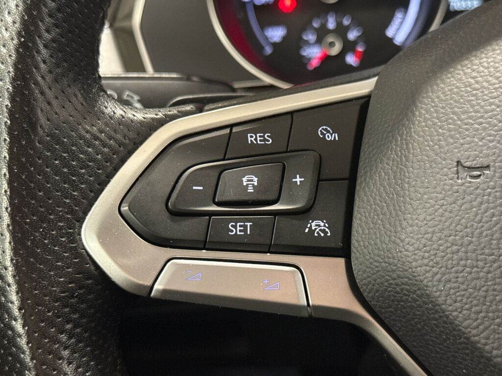 Volkswagen Passat 2020 Valkoinen