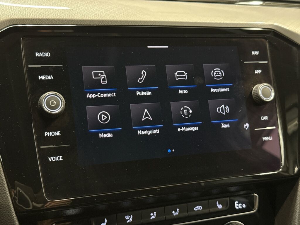 Volkswagen Passat 2020 Valkoinen