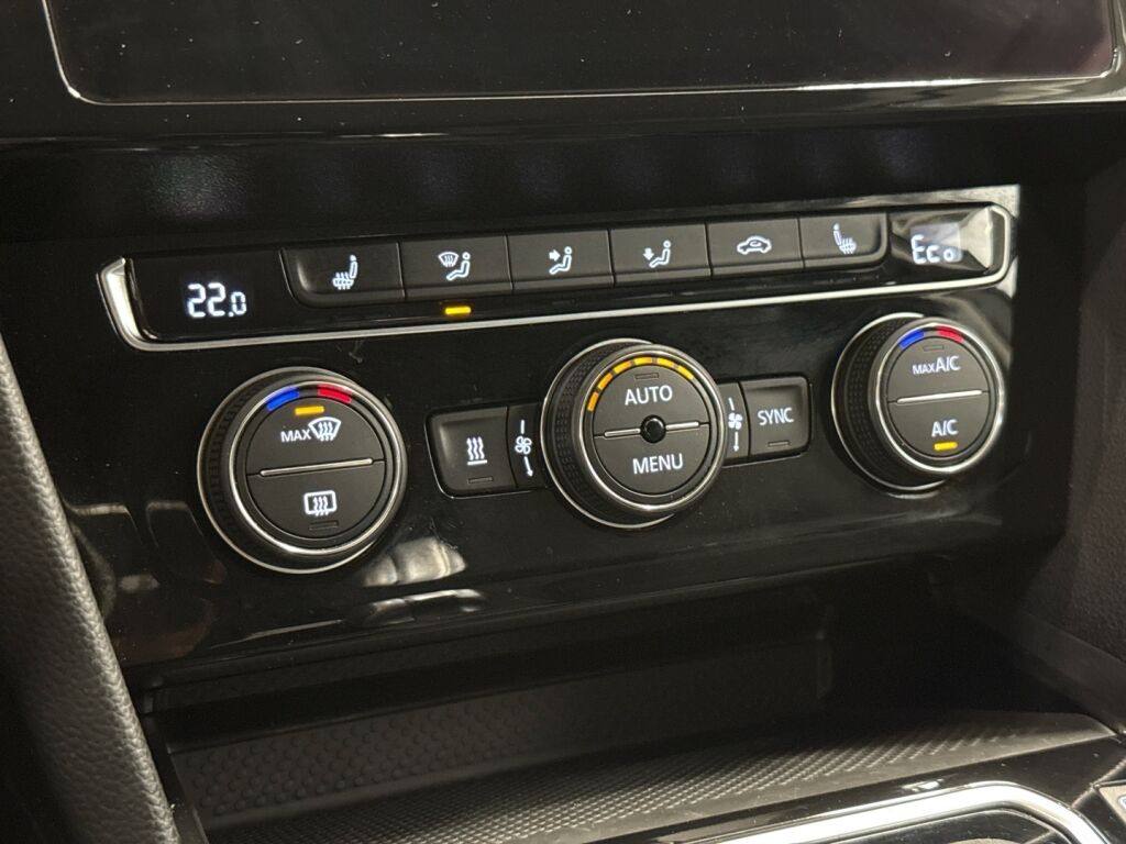 Volkswagen Passat 2020 Valkoinen