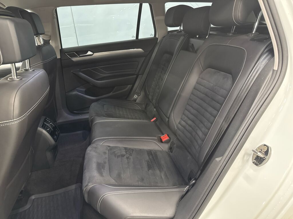 Volkswagen Passat 2020 Valkoinen