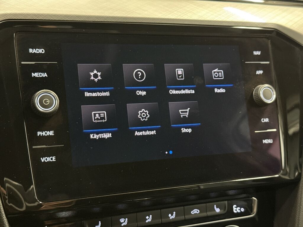 Volkswagen Passat 2020 Valkoinen