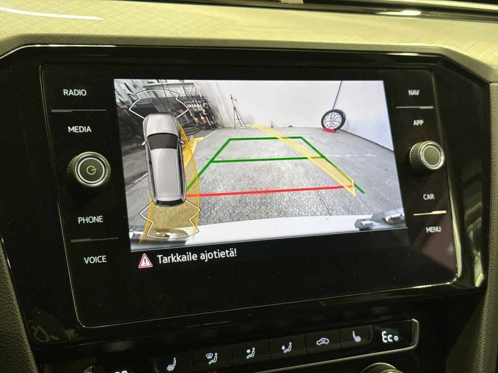 Volkswagen Passat 2020 Valkoinen