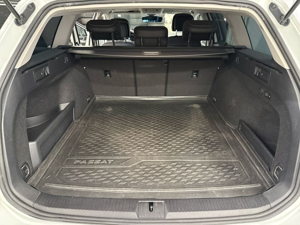 Volkswagen Passat 2020 Valkoinen