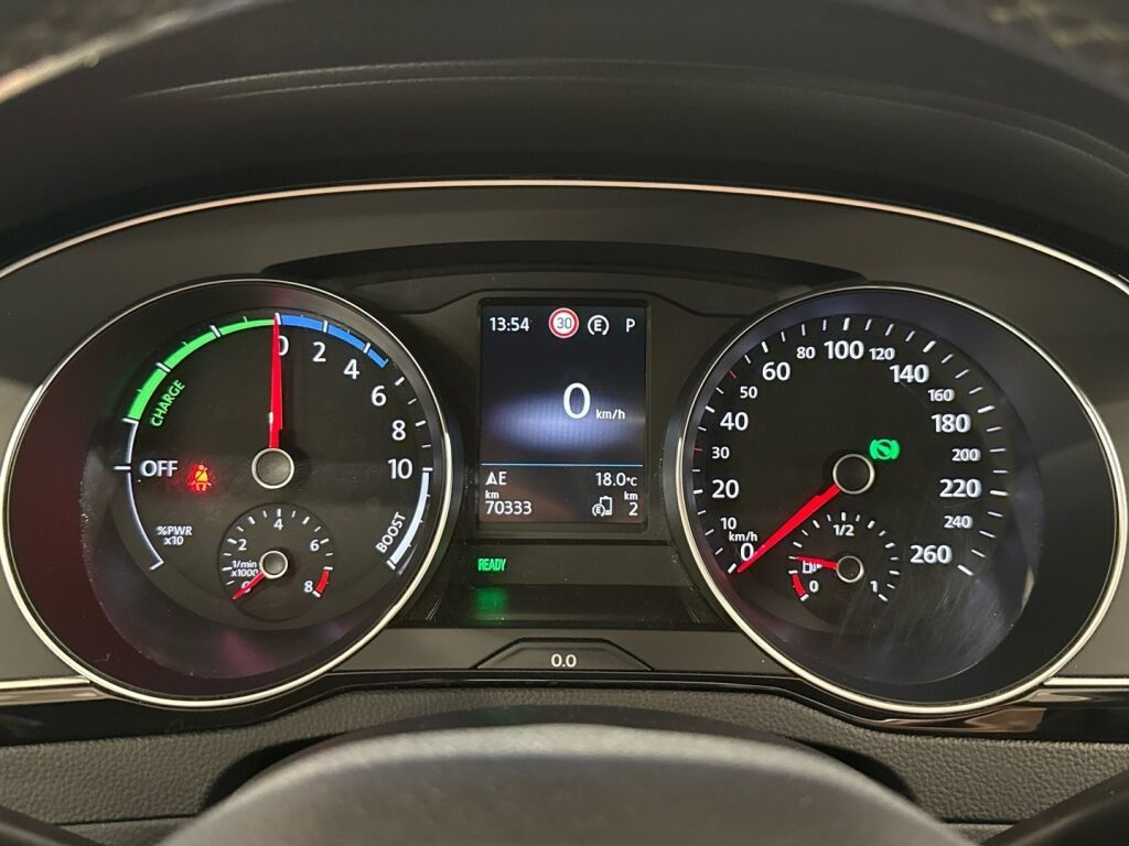 Volkswagen Passat 2020 Valkoinen