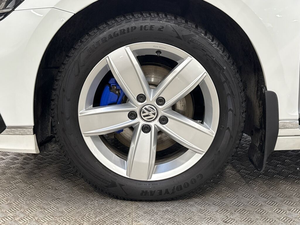 Volkswagen Passat 2020 Valkoinen