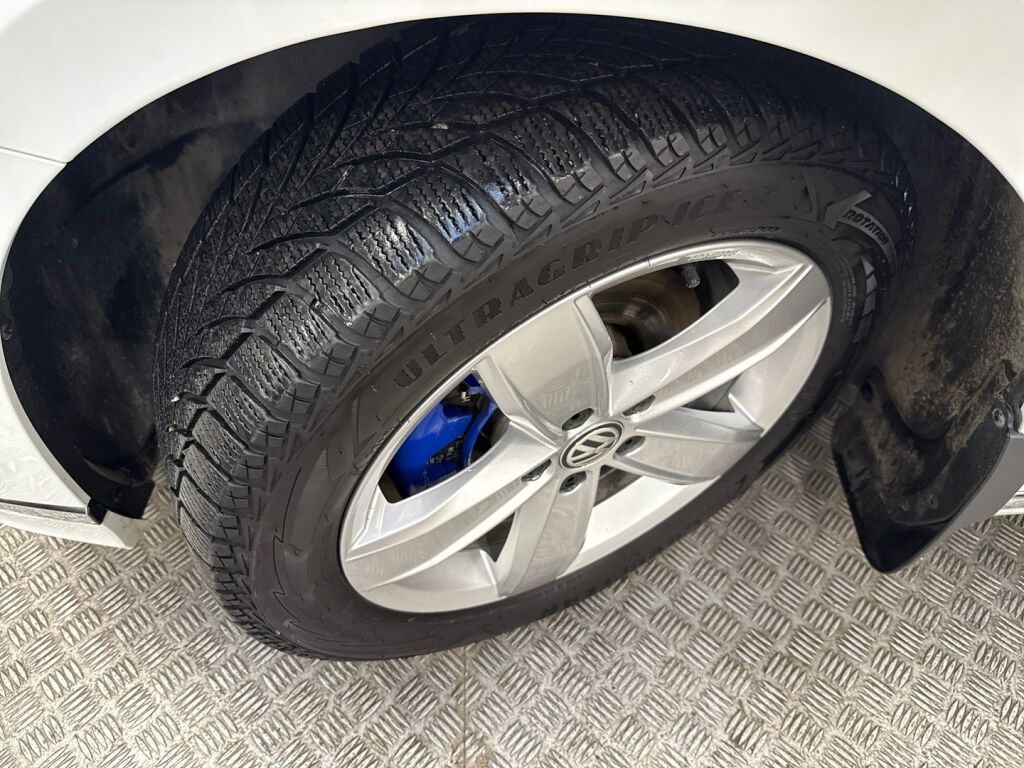 Volkswagen Passat 2020 Valkoinen