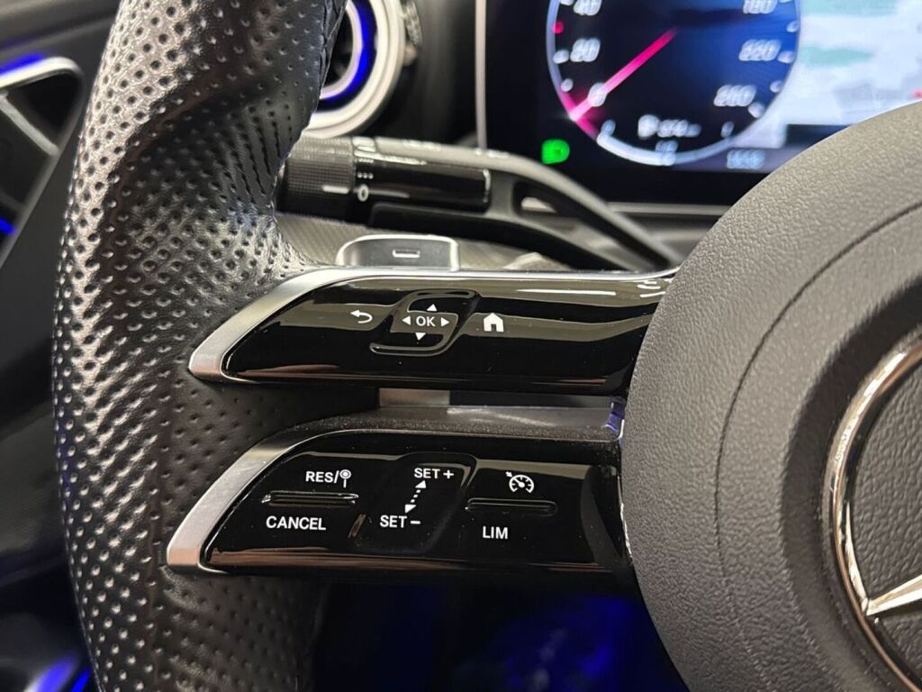 Mercedes-Benz C 2022 Vihreä