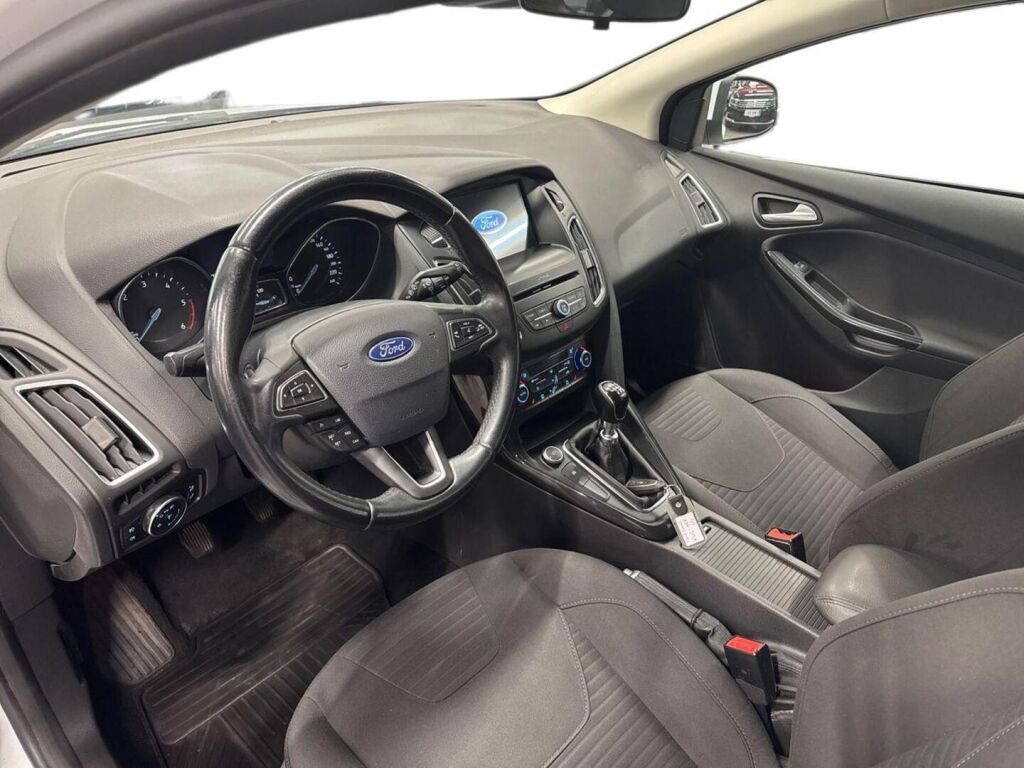 Ford Focus 2017 Valkoinen
