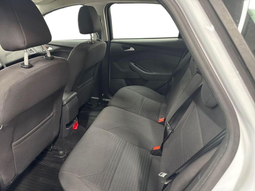 Ford Focus 2017 Valkoinen