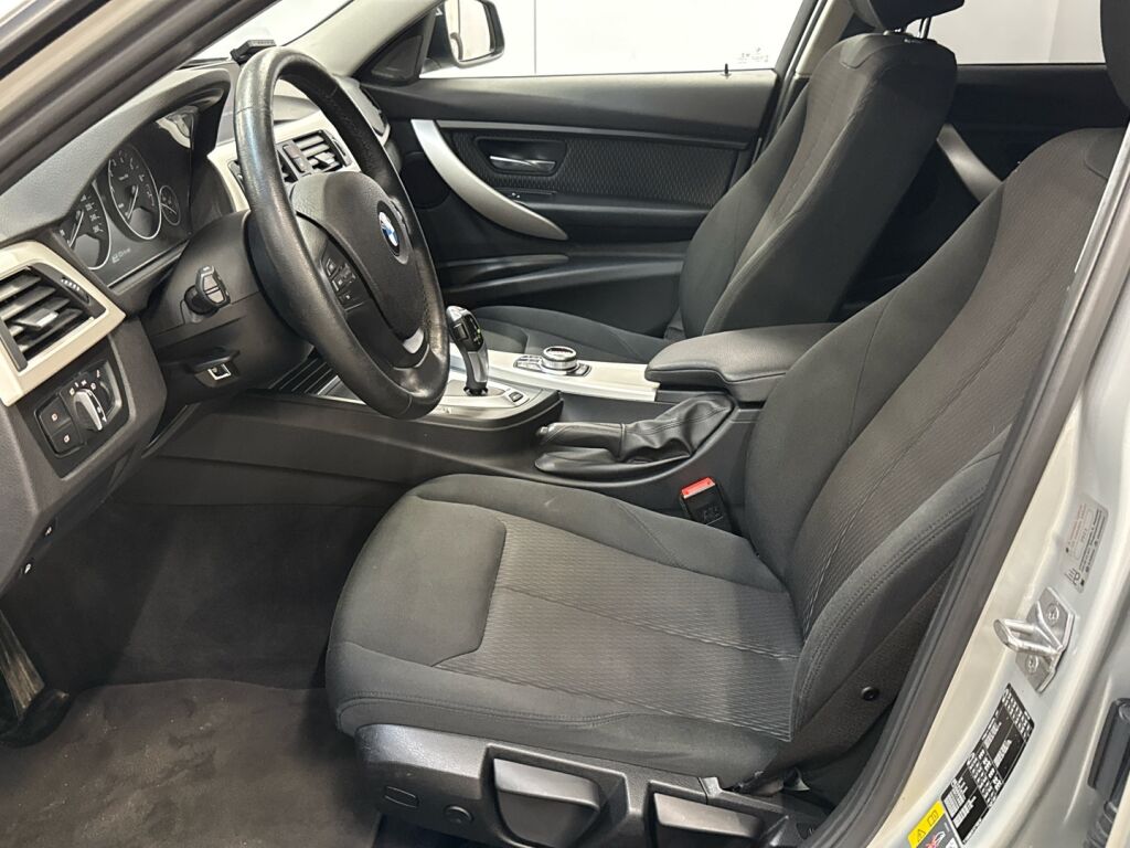 BMW 330 2017 Metalli hopea