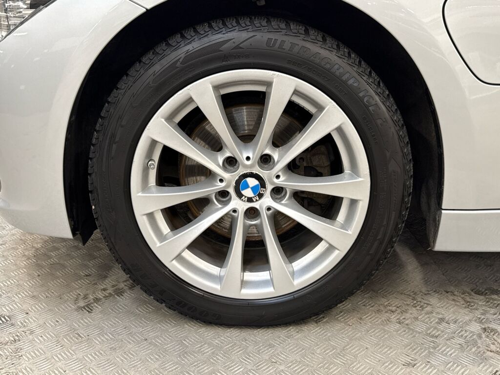 BMW 330 2017 Metalli hopea