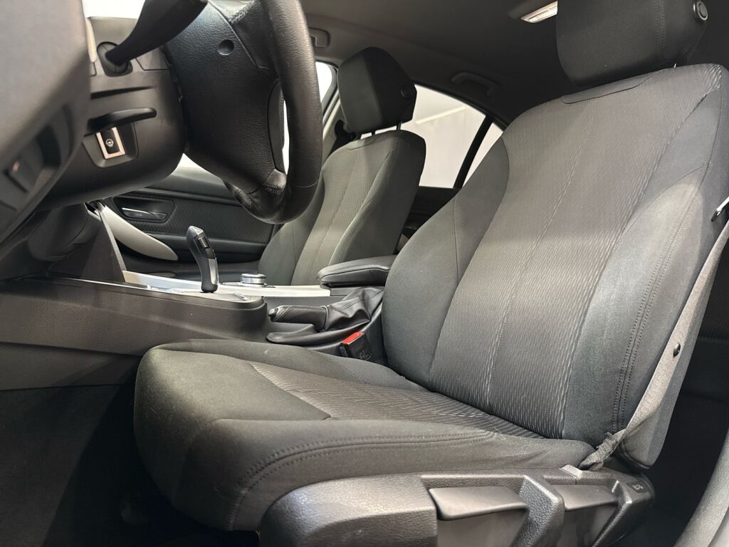 BMW 330 2017 Metalli hopea