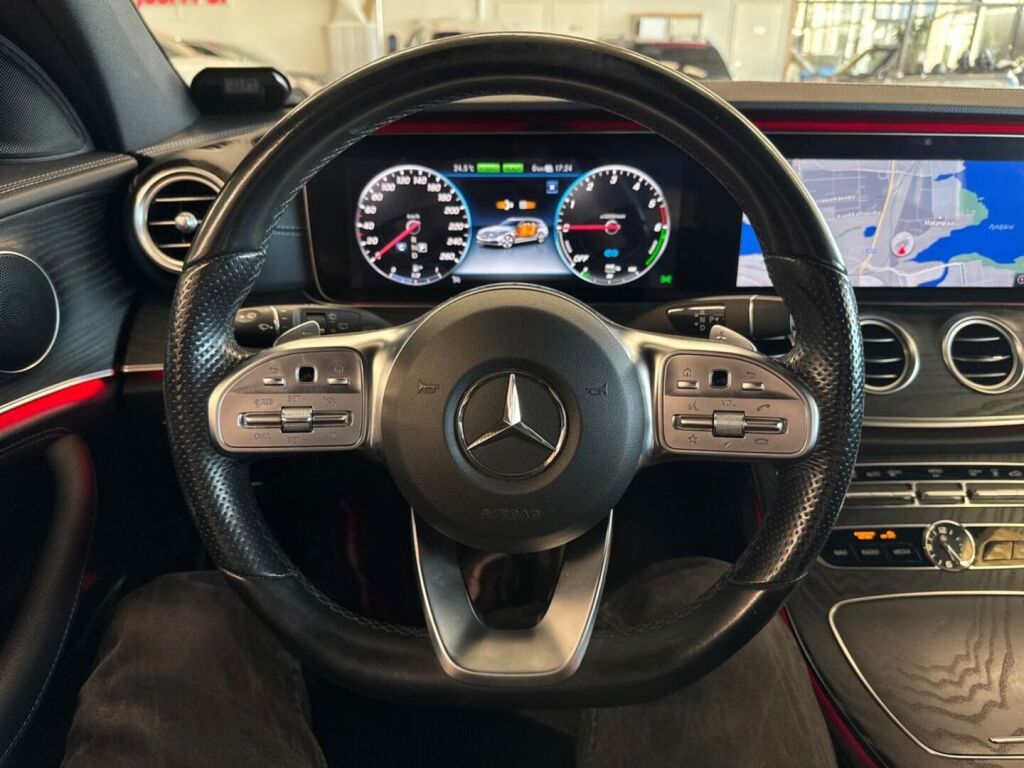 Mercedes-Benz E 2020 Musta